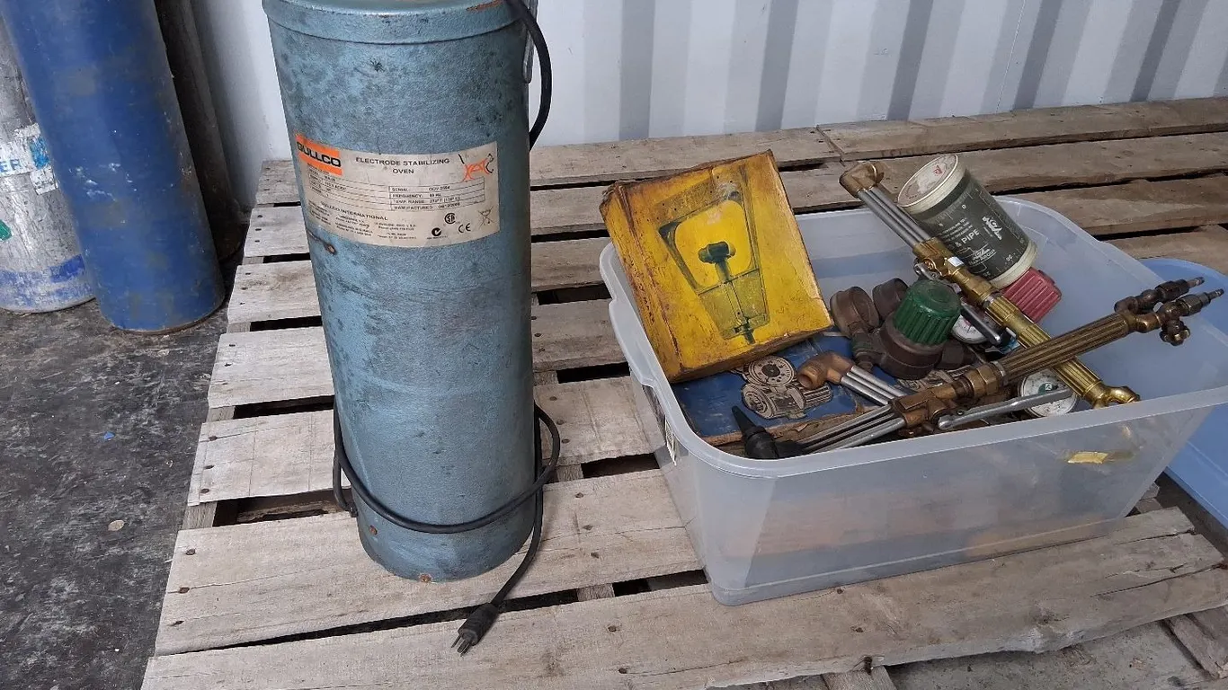 Gullco Electrode Oven, Torch Heads, Regulators (NC)