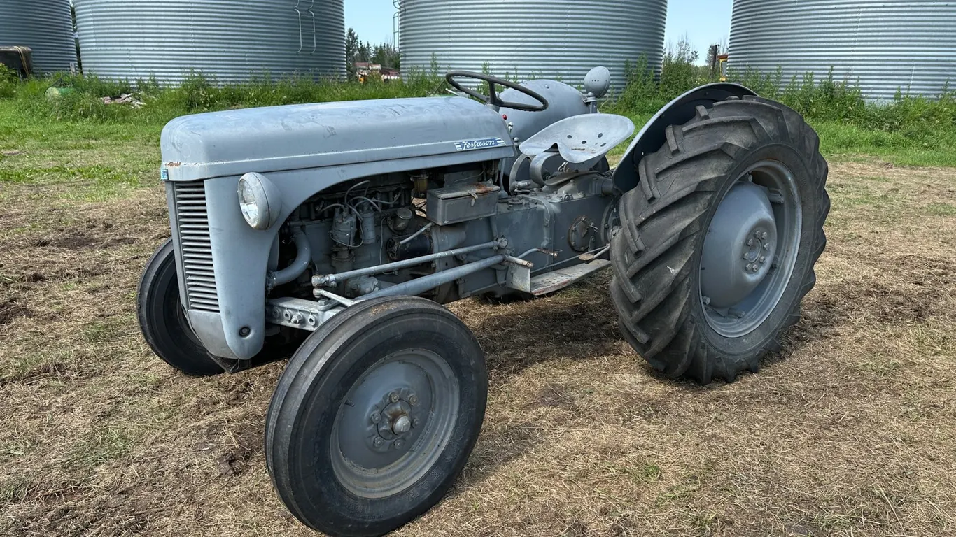 Ferguson 2WD Tractor