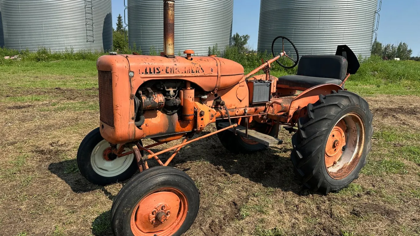 Allis-Chalmers B 2WD Tractor