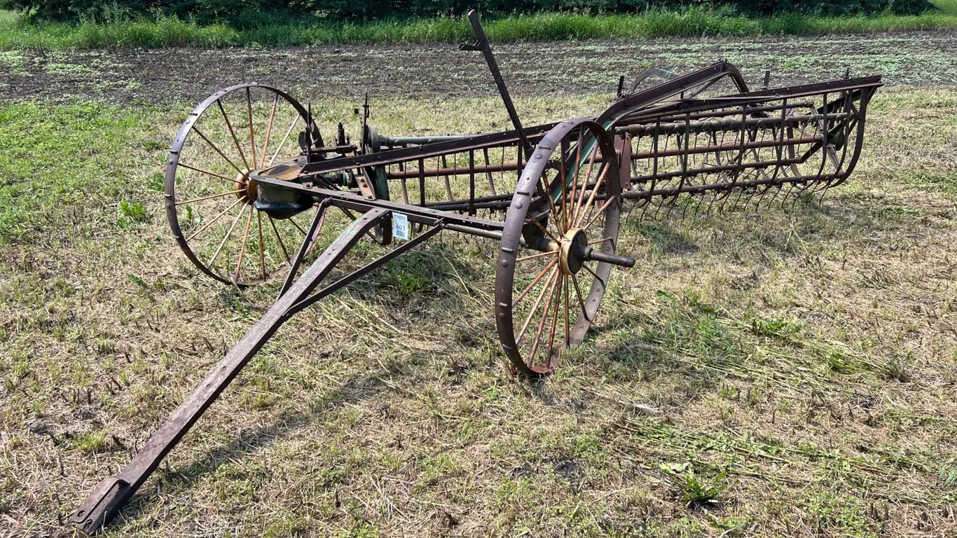 John Deere Side Delivery Rake