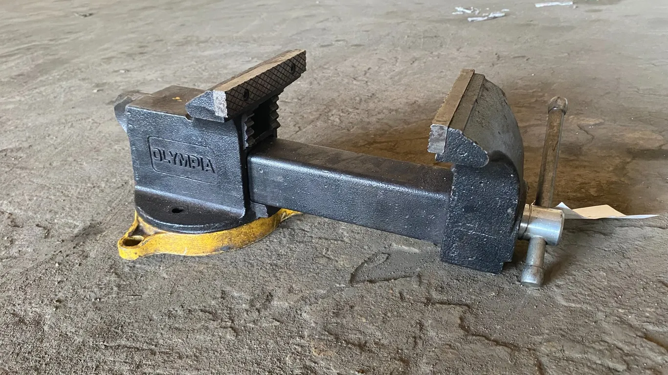 OLYMPIA SHOP VISE
