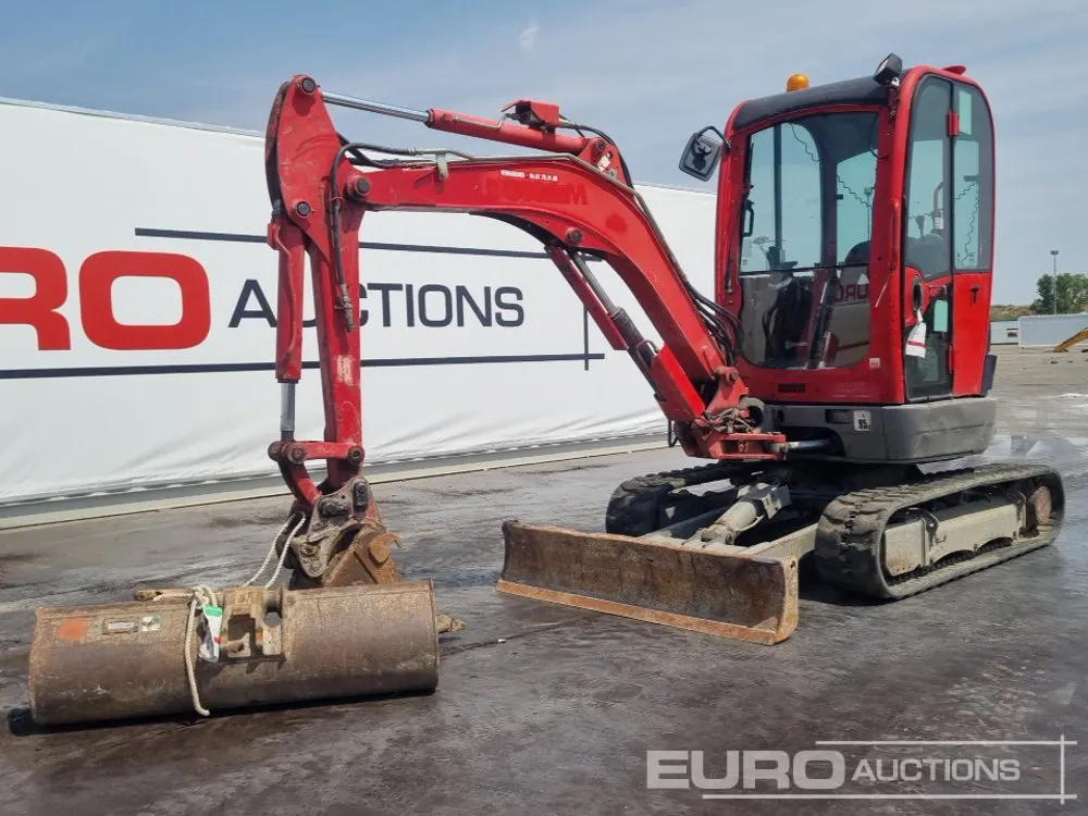 2018 JCB 8025