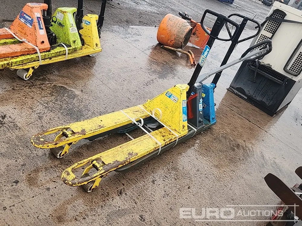 Pallet Truck (3 of)