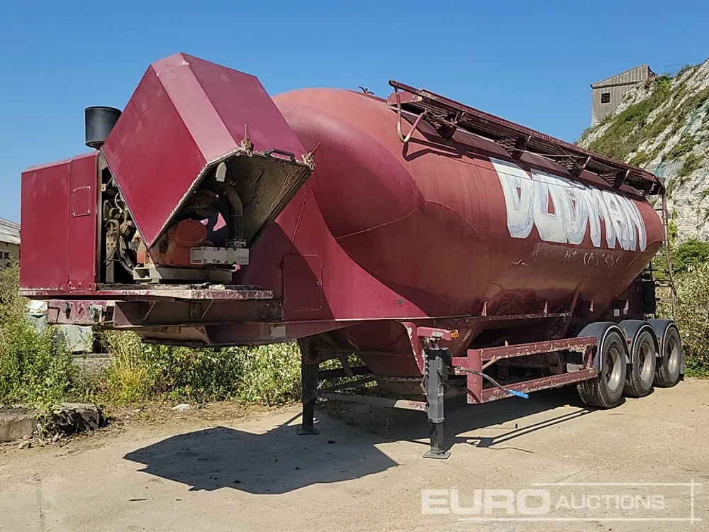 2008 Spitzer Tri Axle Cement Powder Tanker Trailer, Front Lifting Axle, JCB 4 Cylinder Engine