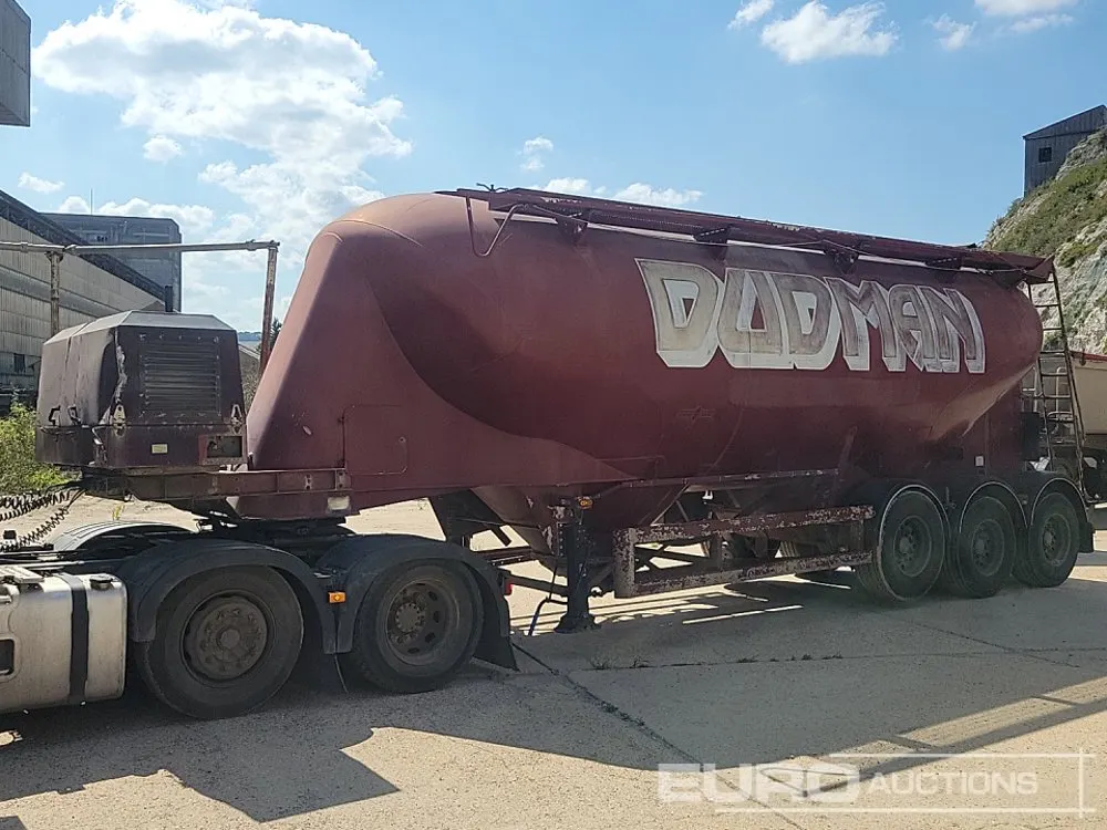 2008 Spitzer Tri Axle Cement Powder Tanker Trailer, Front Lifting Axle, Yanmar 4 Cylinder Engine