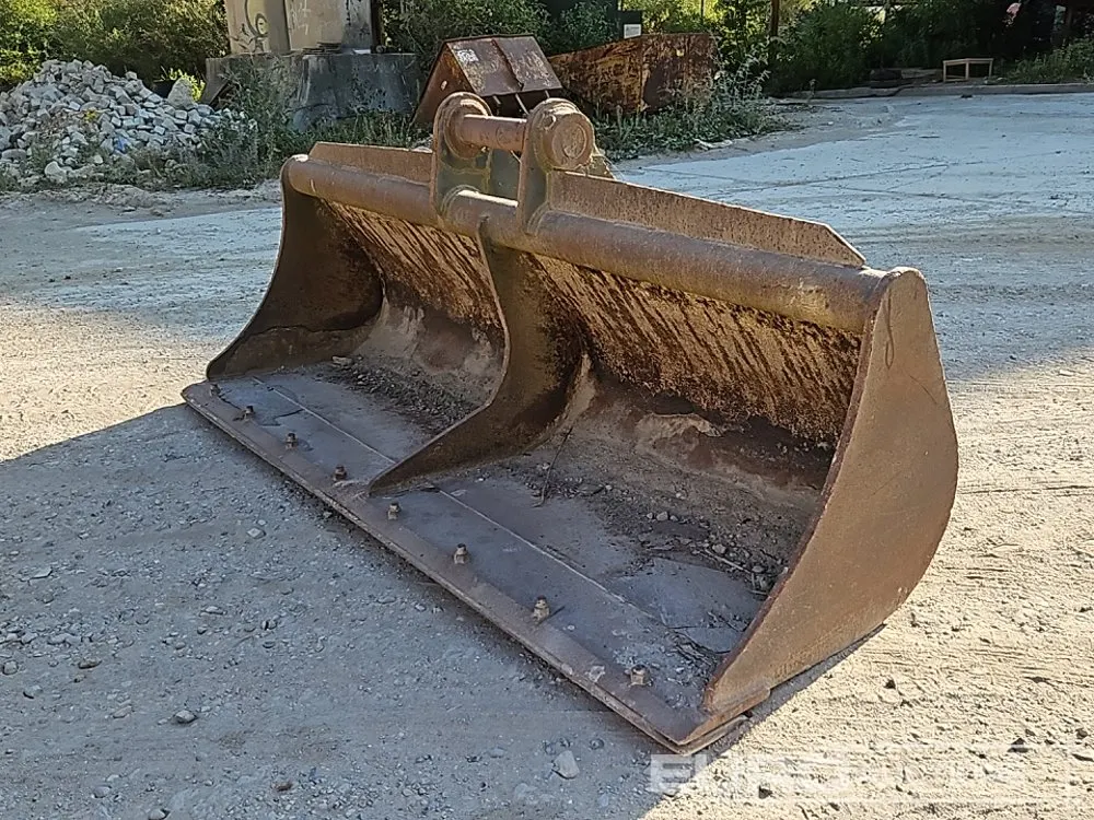 88" Ditching Bucket 80mm Pin to suit 20 Ton Excavator
