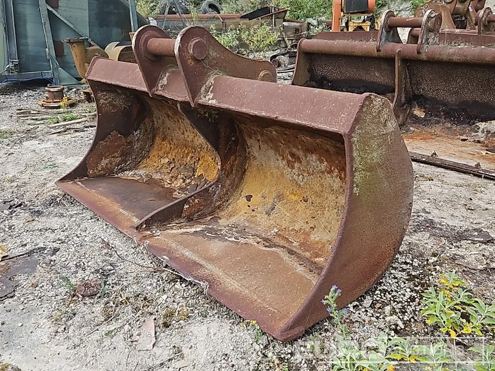 82" Ditching Bucket 80mm Pin to suit 20 Ton Excavator