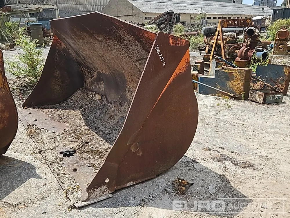 124" Loading Bucket to suit Wheeled Loader