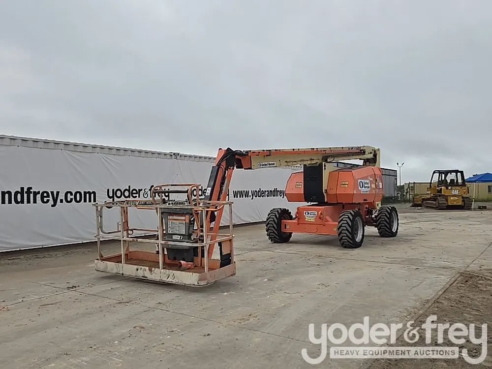 2016 JLG 800AJ