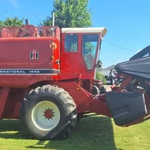 1984 International 1440 Combine. 3308 +/- Hours