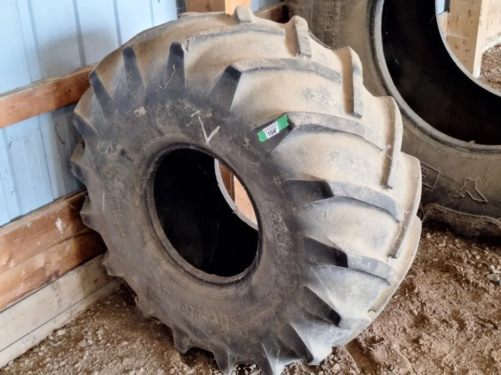 18.4-16 Silvertown tire