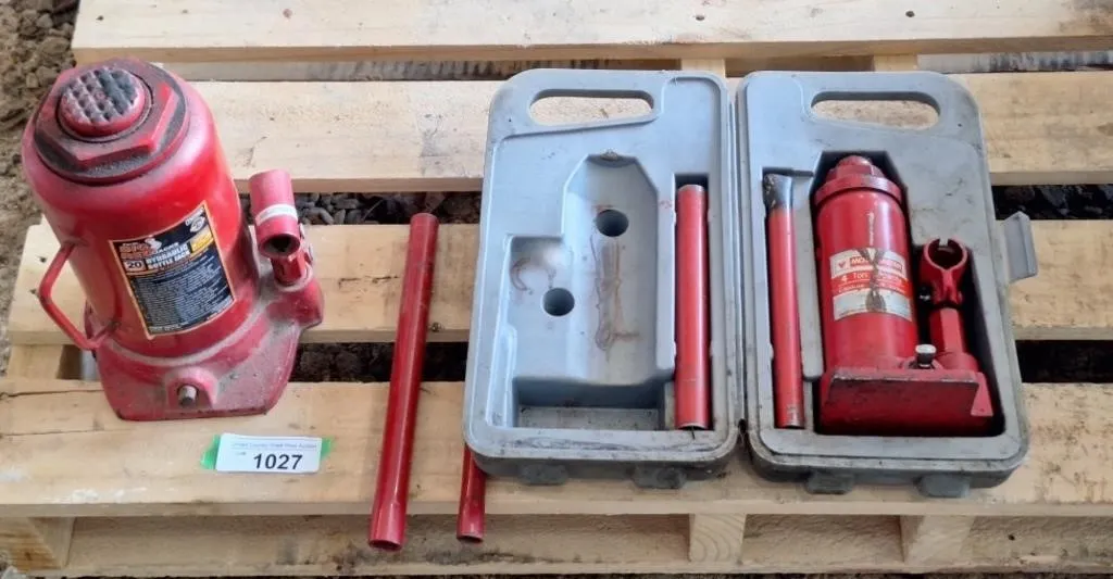 Big red 20 ton bottle jack and motomaster 4 ton