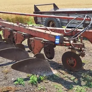 Case 4 furrow plow