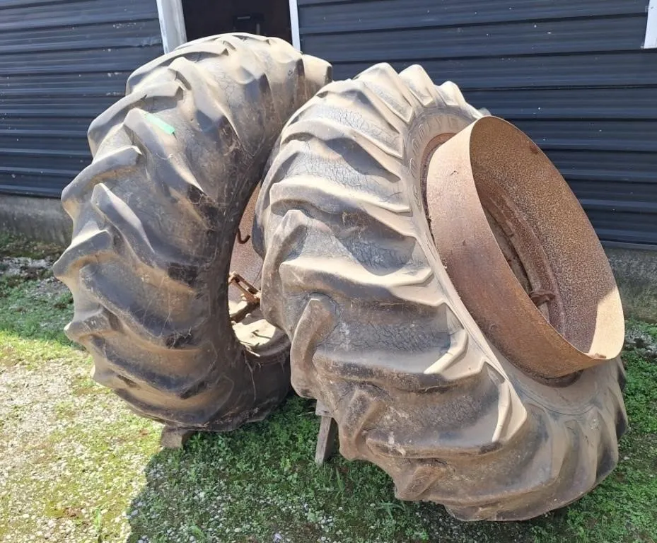 Goodyear 18.4-34 T-rail snap on duals