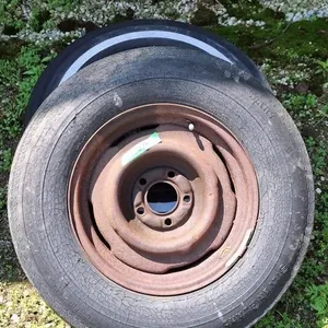 Pair of 678-15 tires on rims