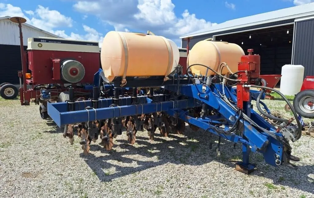 Case International 950 11 row 15"/6x30" Planter