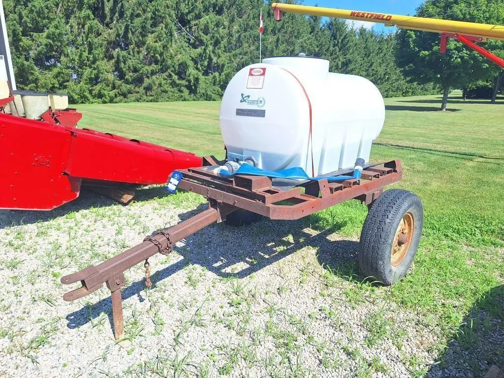 Liquid fertilizer tank LPT125 on cart.