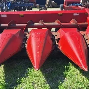 International Model 844, 4 row 30" corn head