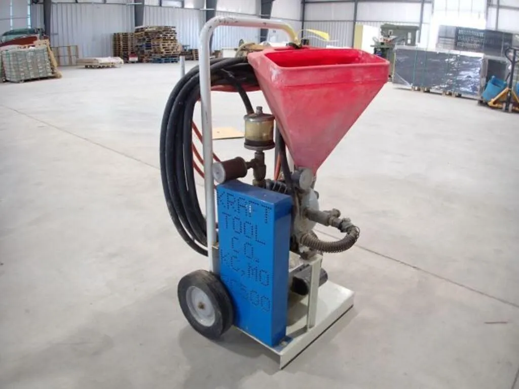 Kraft Tool Co Hopper Gun & Compressor