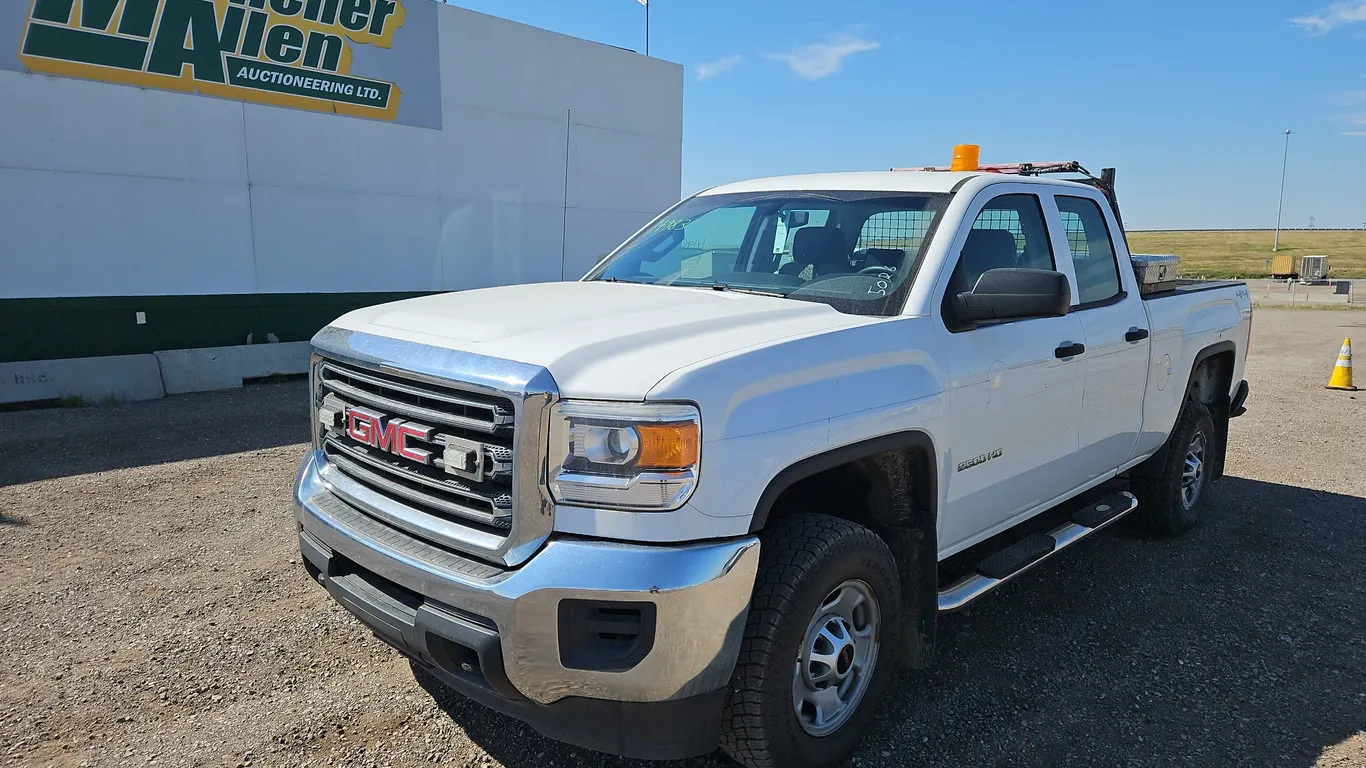2015 GMC Sierra 2500HD 4x4 Base 4dr Double Cab SB