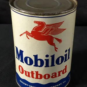 FULL QUART MOBIL MOBILOIL OUTBOARD MOTOR OIL CAN SOCONY VACUUM