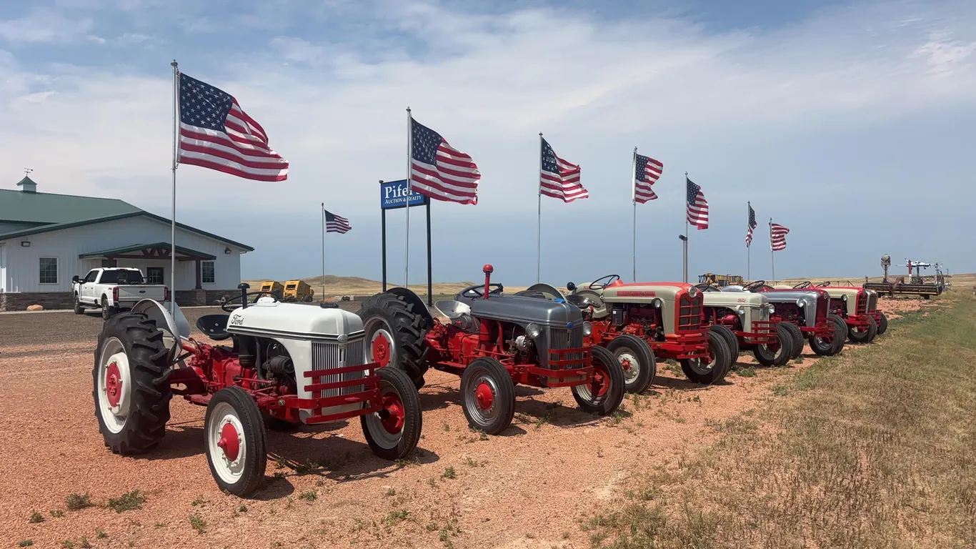 1959 Ford 871 Tractor