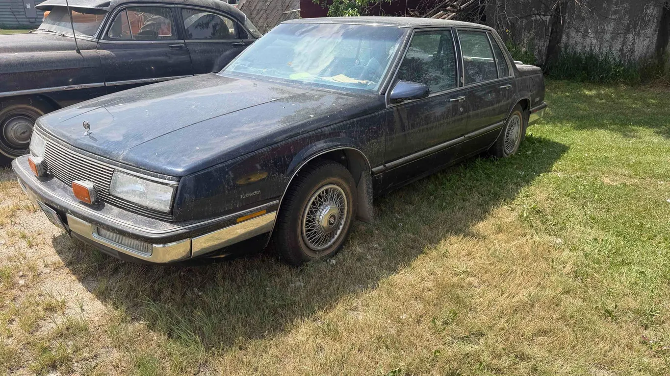 1988 Buick LeSabre Custom Sedan