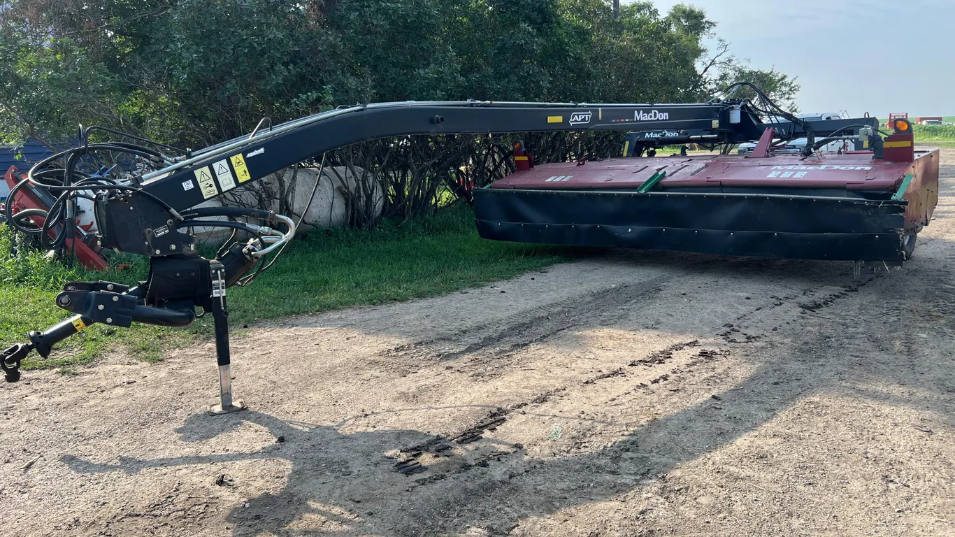 2014 MacDon R85 Rotary Disc