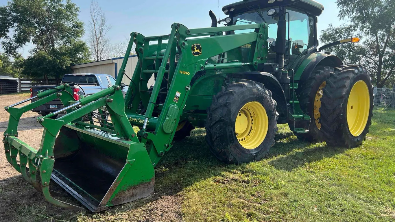 2012 John Deere 7230R Tractor