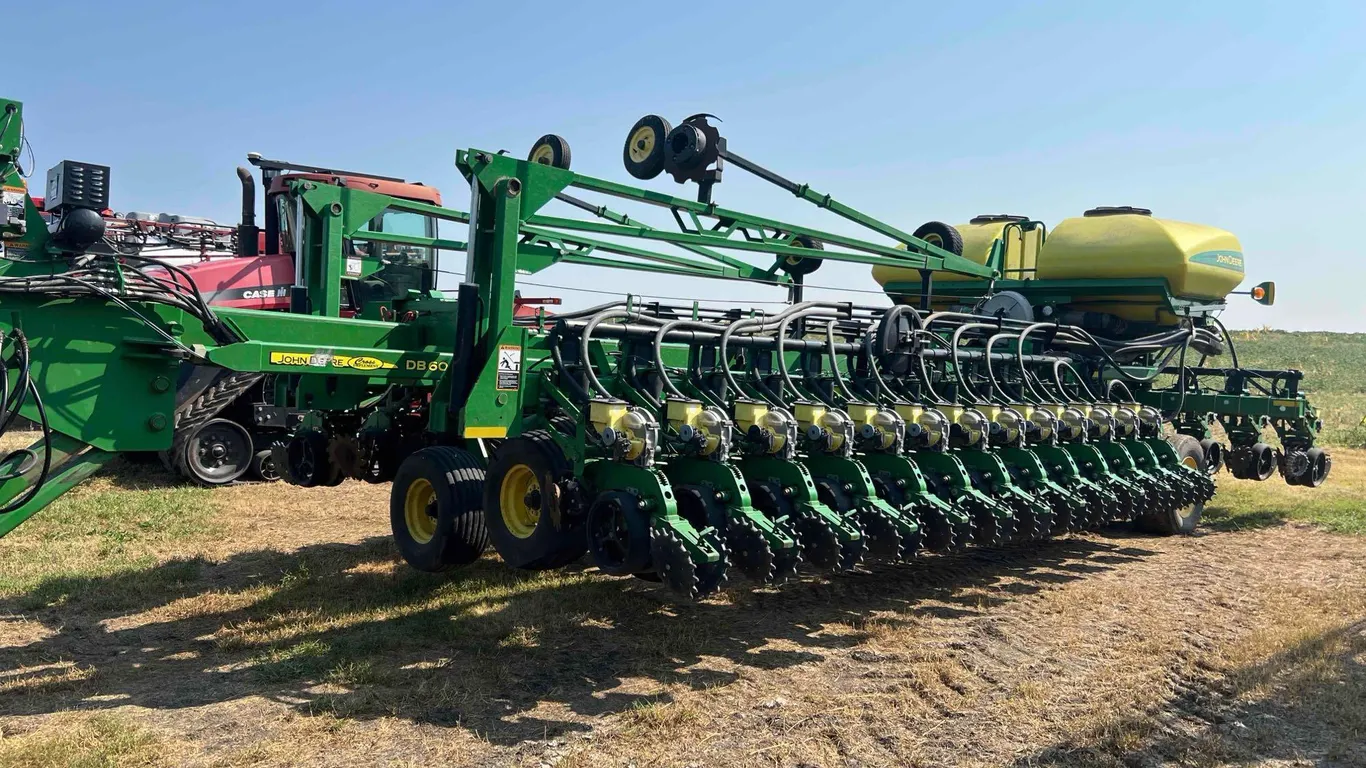 2010 John Deere DB60 Planter