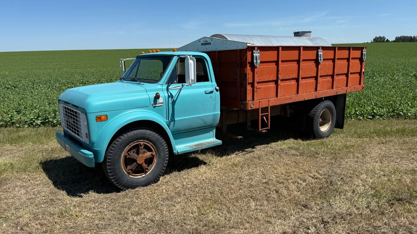 1971 GMC 5500 3 Ton S/A Grain Truck