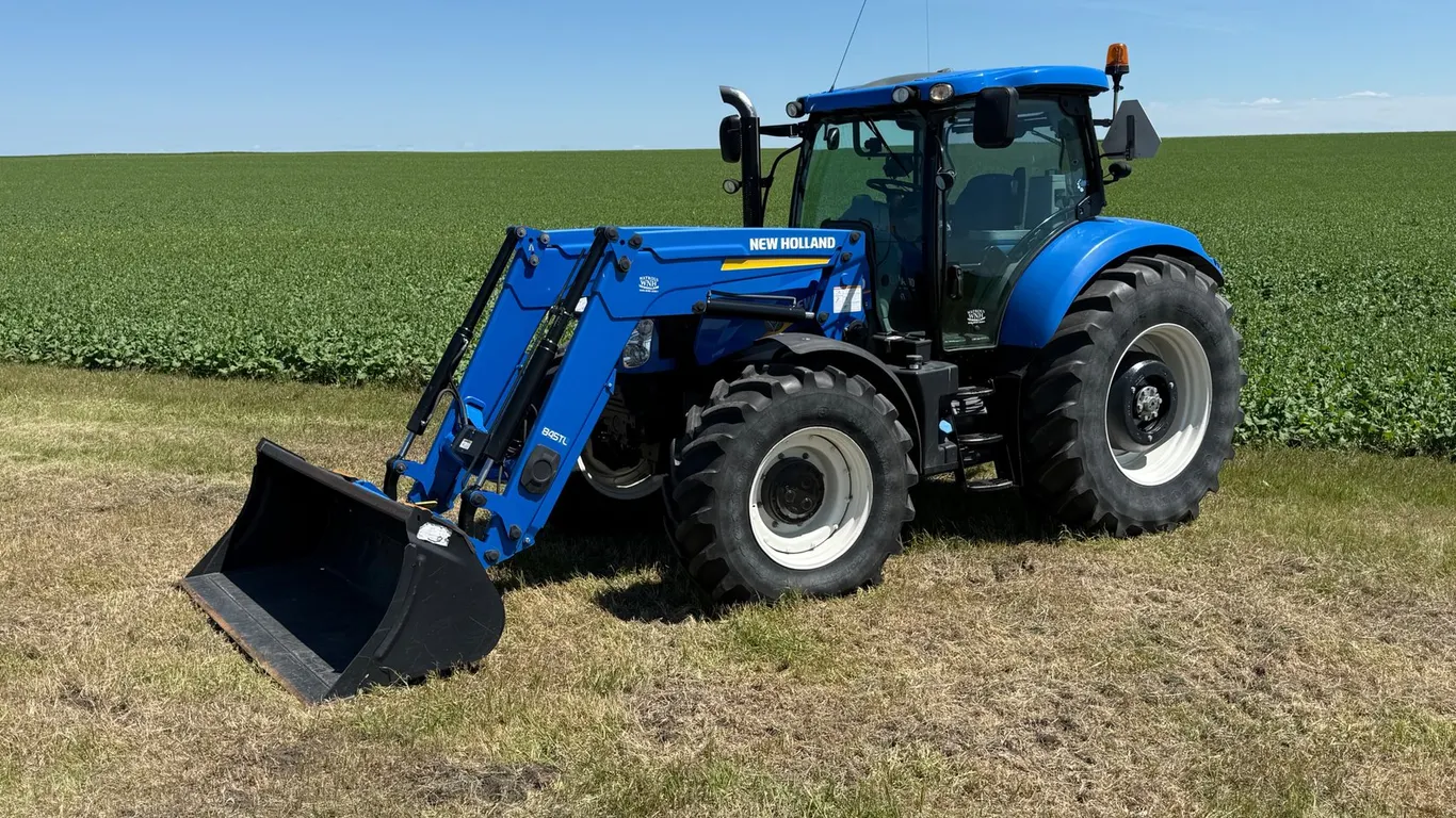 New Holland T6-175 MFWD FEL Tractor