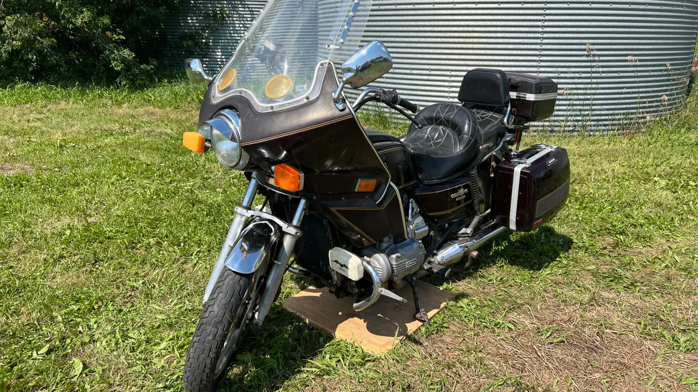 Honda Goldwing GL1000 Motorcycle