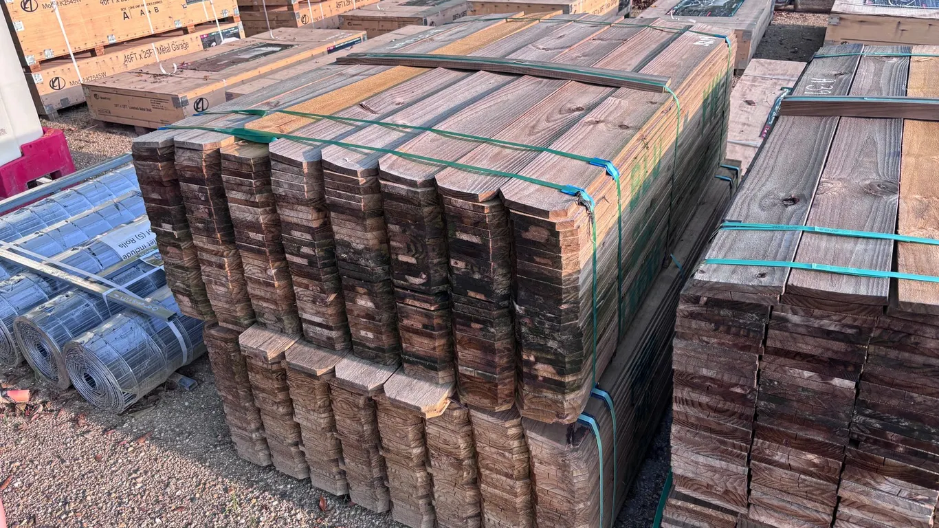 (2) BUNDLES OF FENCE BOARDS