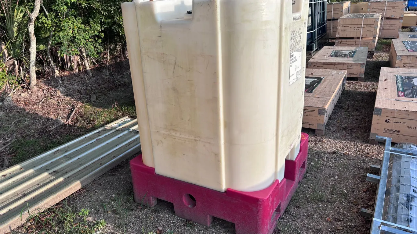 330 GALLON TANK