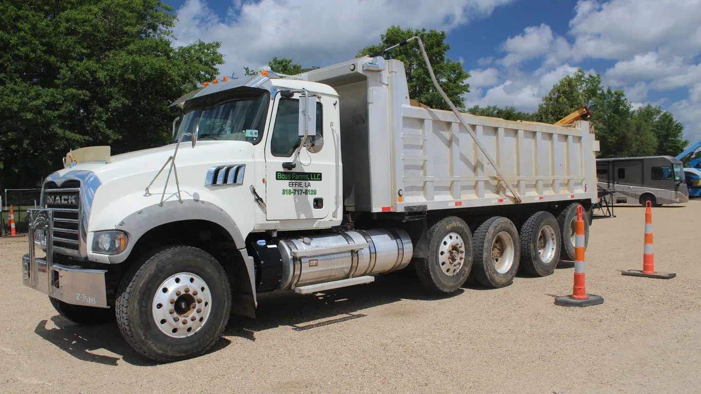 2012 MACK GU713