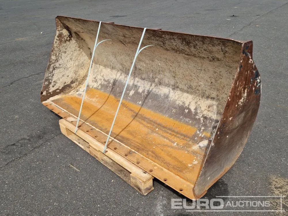 81" Front Loading Bucket to suit Wheeled Loader
