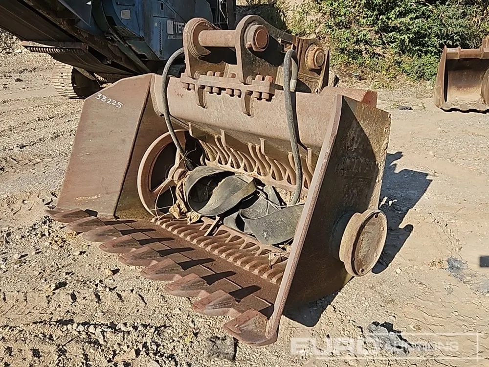 Anross 68" Hydraulic Screening Bucket 80mm Pin to suit 20 Ton Excavator