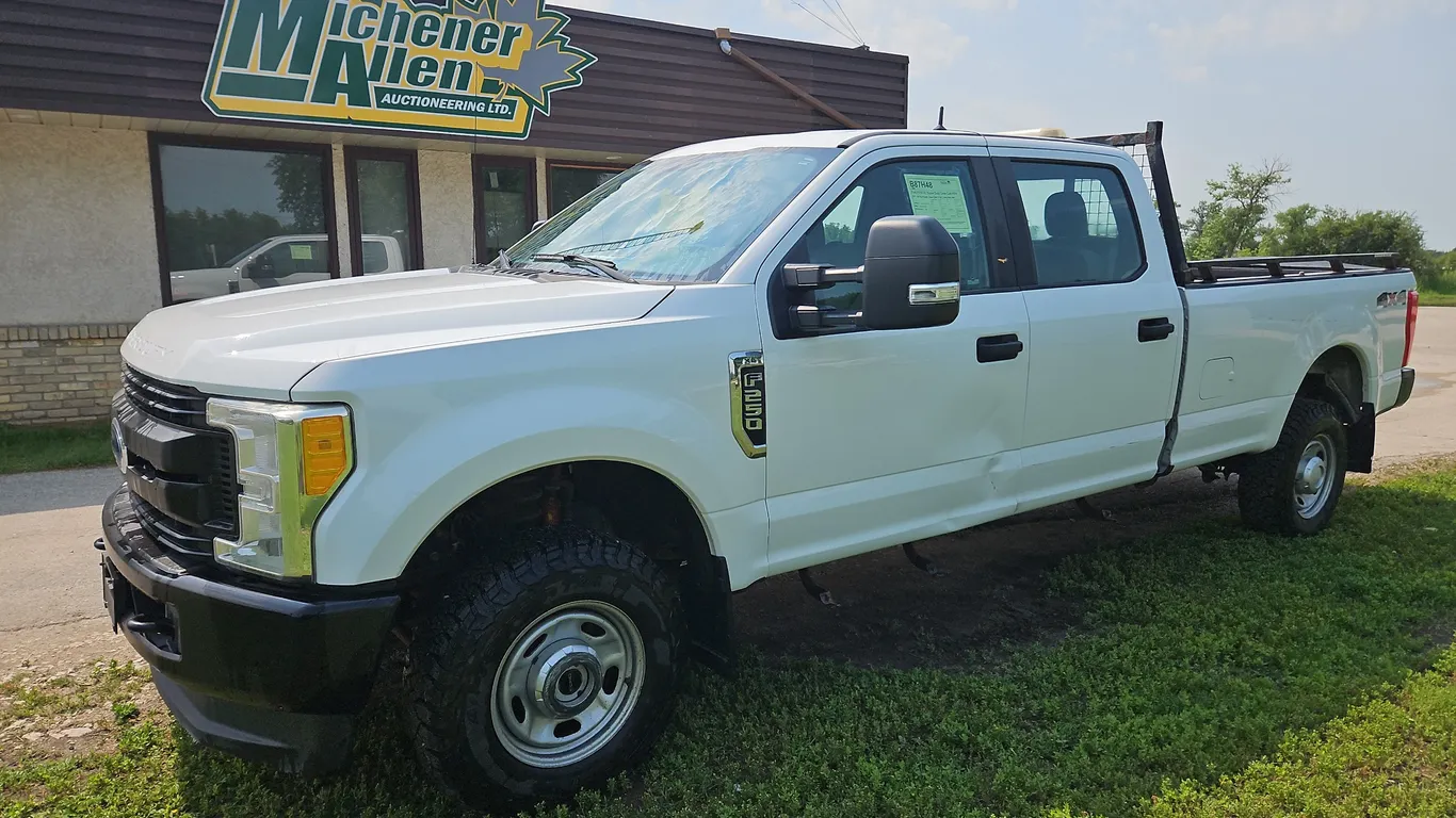 2017 Ford F-250 Super Duty 4x4 XL 4dr Crew Cab 8 ft. LB Pickup