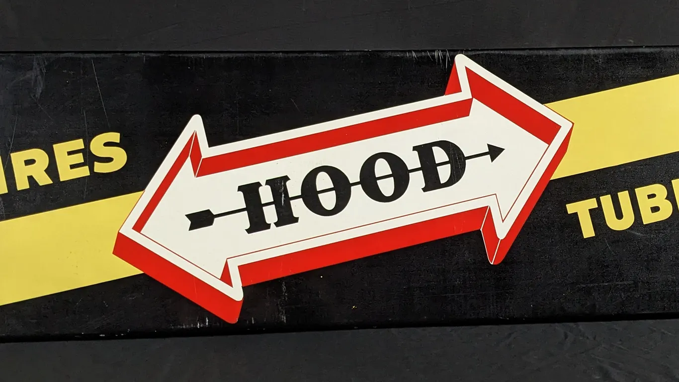 TIN SIGN HOOD RUBBER COMPANY TIRES & TUBES
