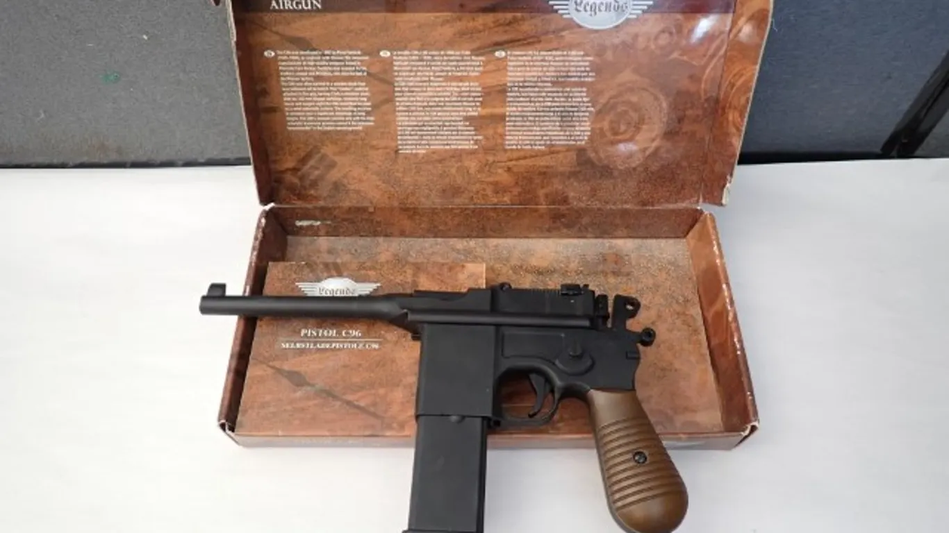 Airsoft Pistol