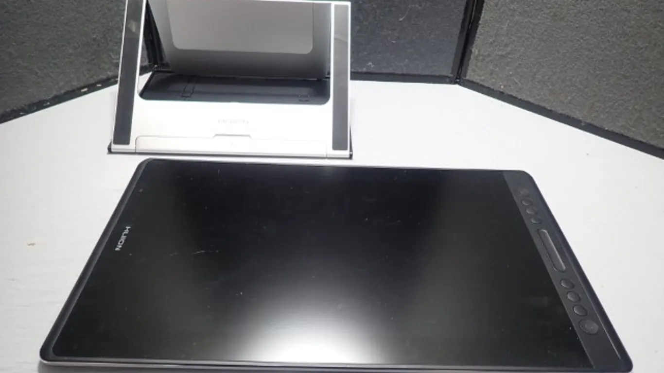 Huion Creative Pen Display & Stand