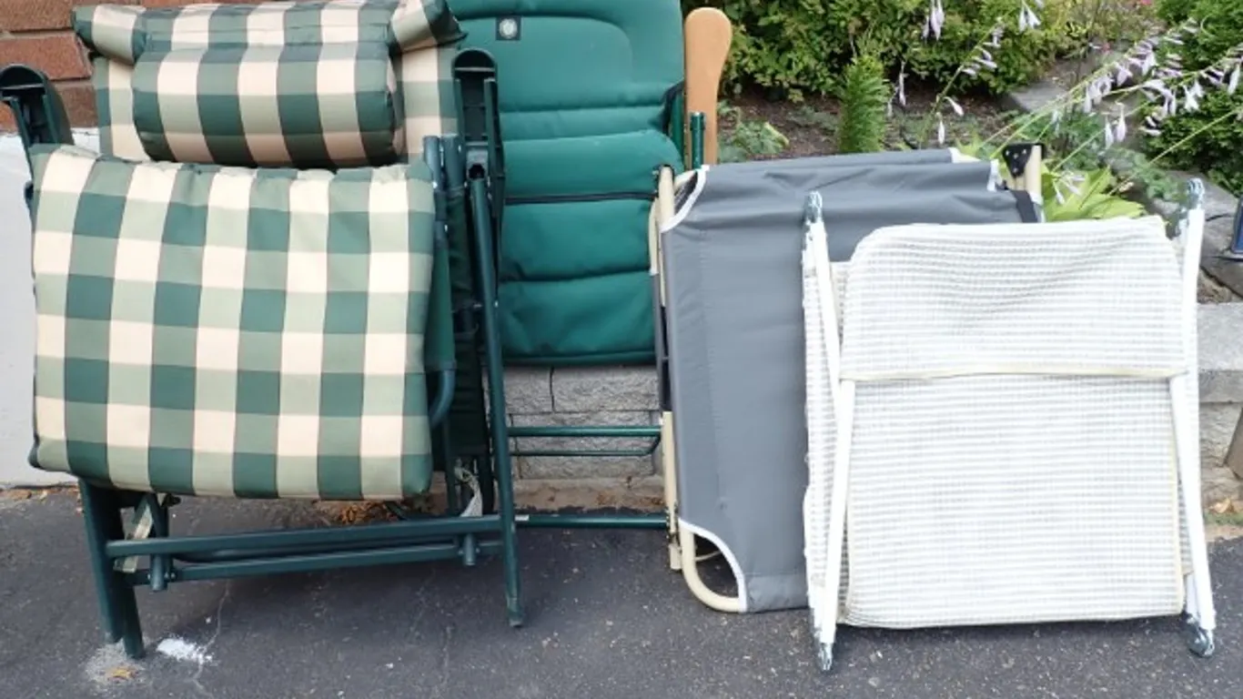 Patio or Cottage Seating