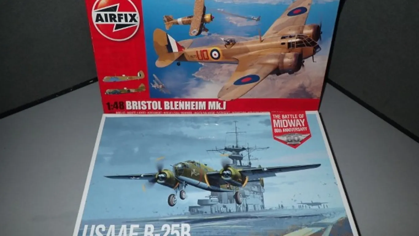 2 WWII Airplane Models