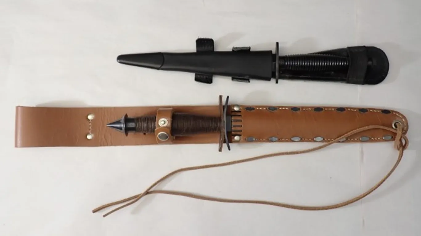 Replica Commando Knives