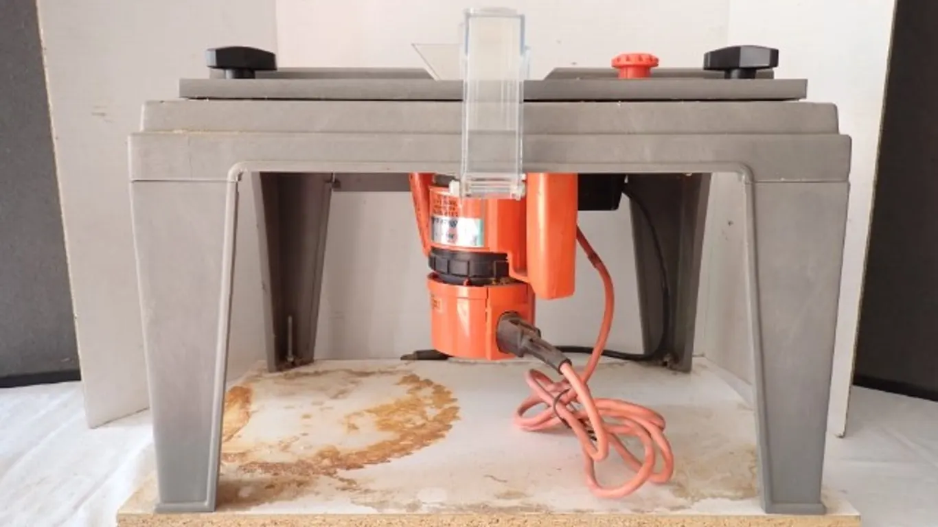 Router & Table