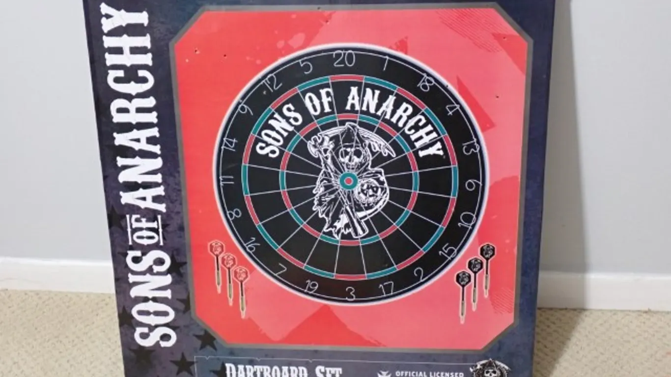 NEW Sons Of Anarchy Dartboard Set