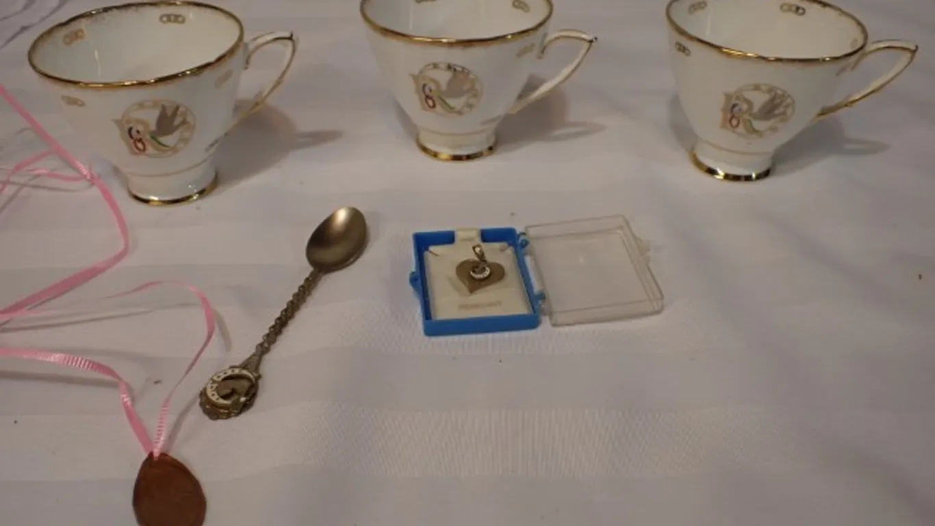 Daughters of Rebekah's Jewellery, Teacups