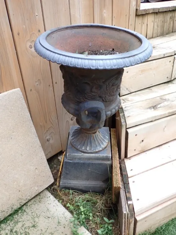 Cast Iron Planter & Stand