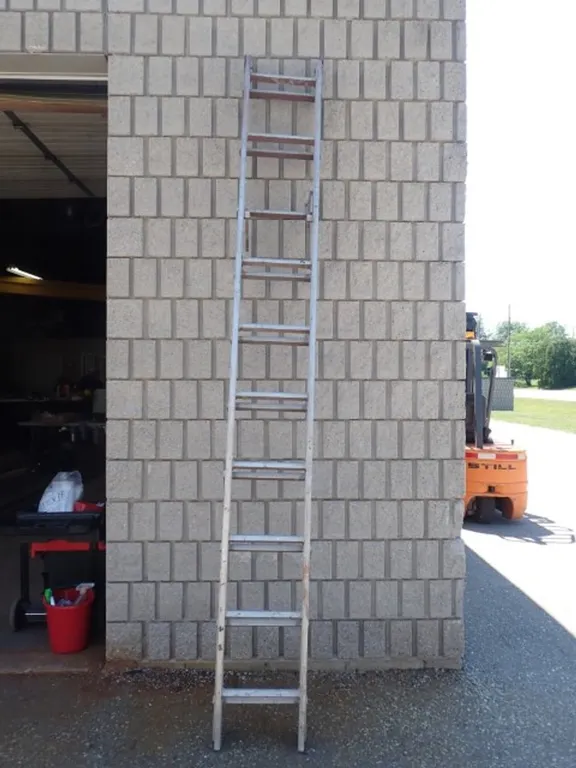 Aluminum Extension Ladder